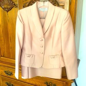 Brand New Arthur’s Levine Petite Suit